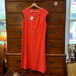 Elegant Sleeveless Coral Midi Dress